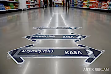 Alışveriş yönü kasa yer sticker zemin görünümü