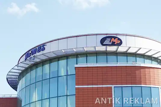 MP Ayakkabı alüminyum yanaklı pleksi kutu harf tabela çatı cephe LED