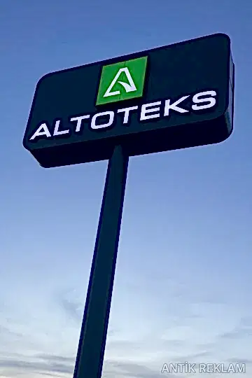 Altoteks tek bacaklı ışıklı totem tabela yüksek direk dış mekan