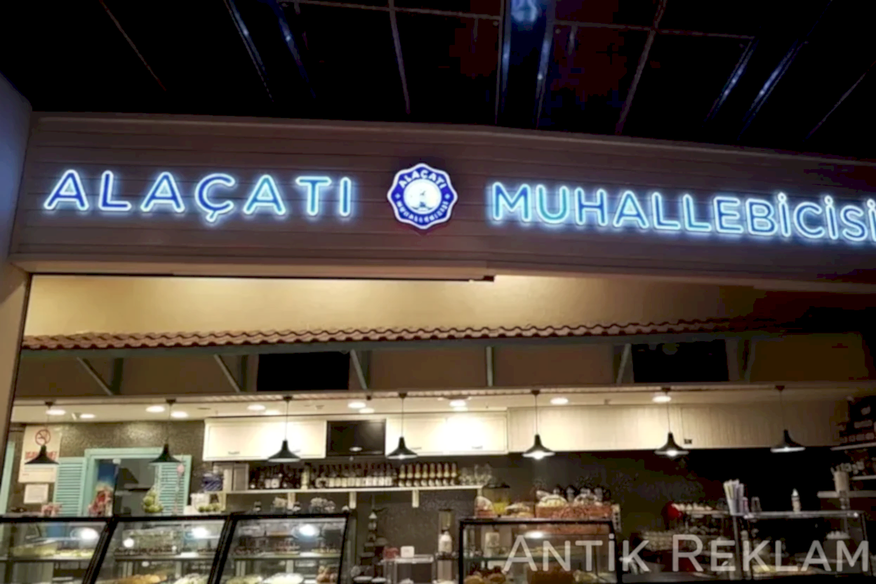 Alaçatı Muhallebicisi LED neon tabela mavi ışıklı cephe restoran